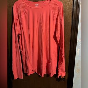 Women’s long sleeve top